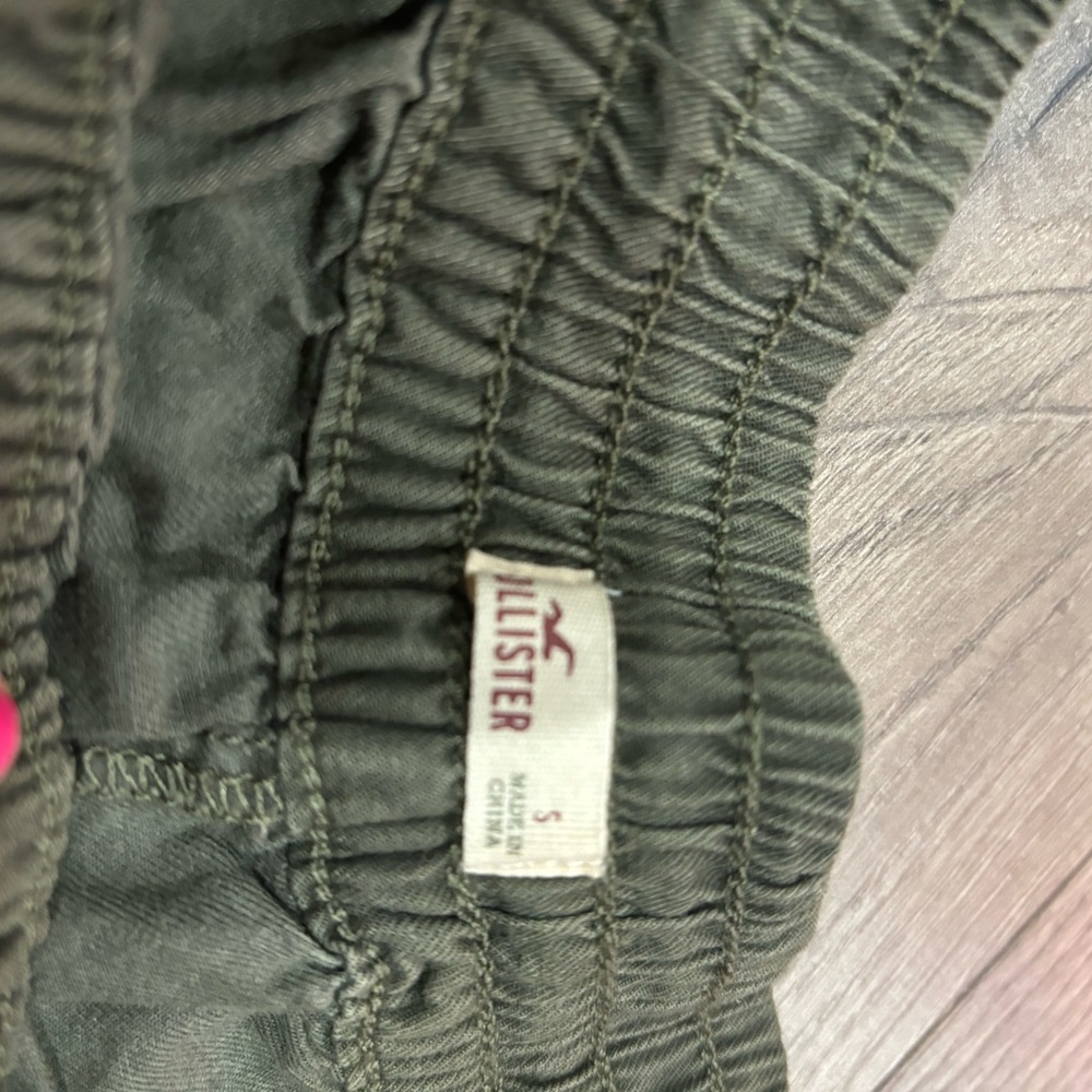 Shorts - Picture 2 of 3